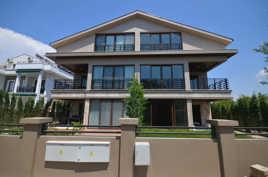 Villa in Calis